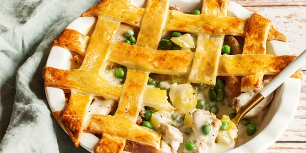 Image de cover représentant la page "Rabbit Pie, with Peas, Potatoes and Isigny PDO Crème Fraîche" de la société d'Isigny-Sainte-Mère