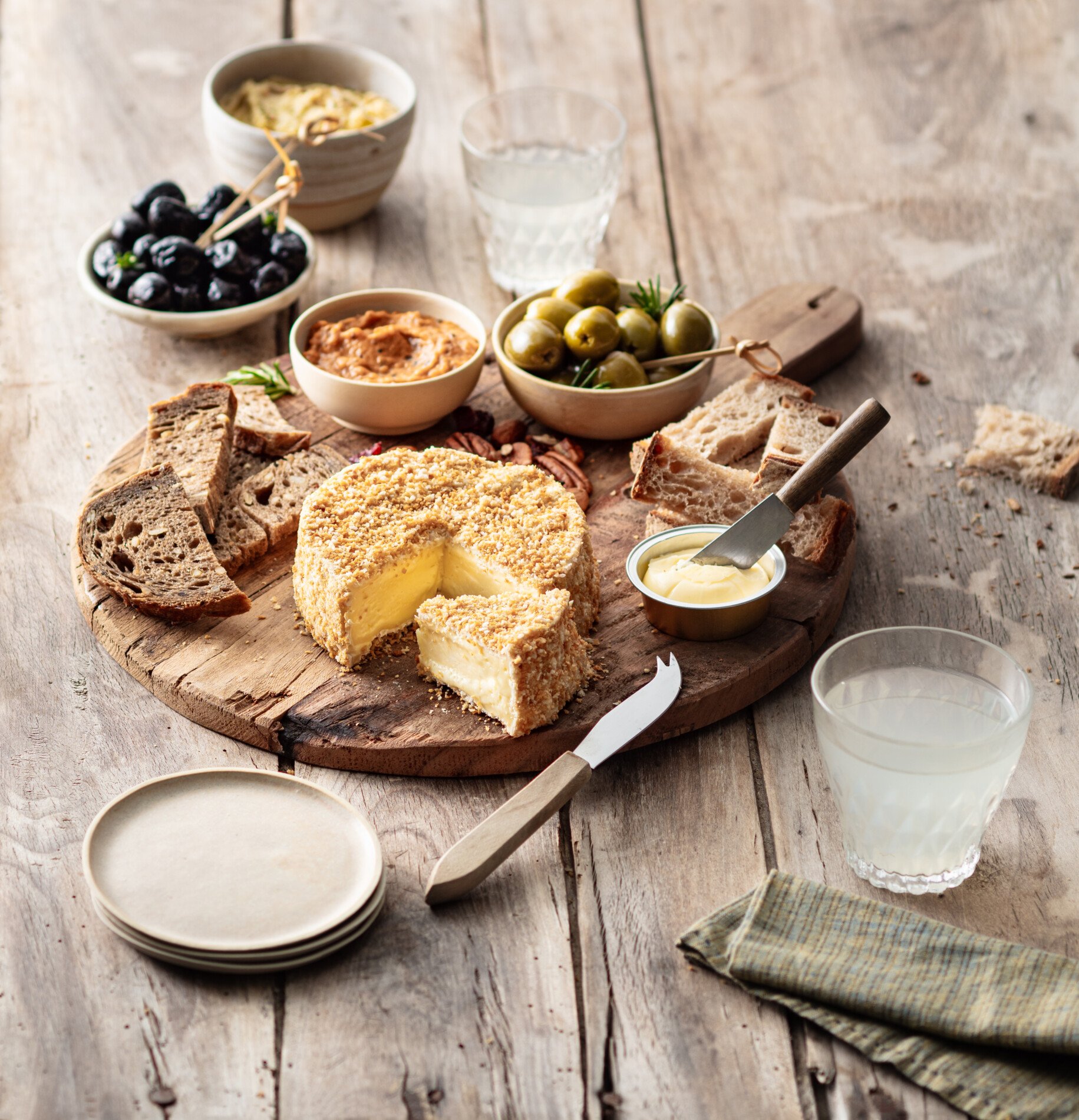 plateau de fromage avec du Camembert affiné au Calvados Isigny Sainte-Mère