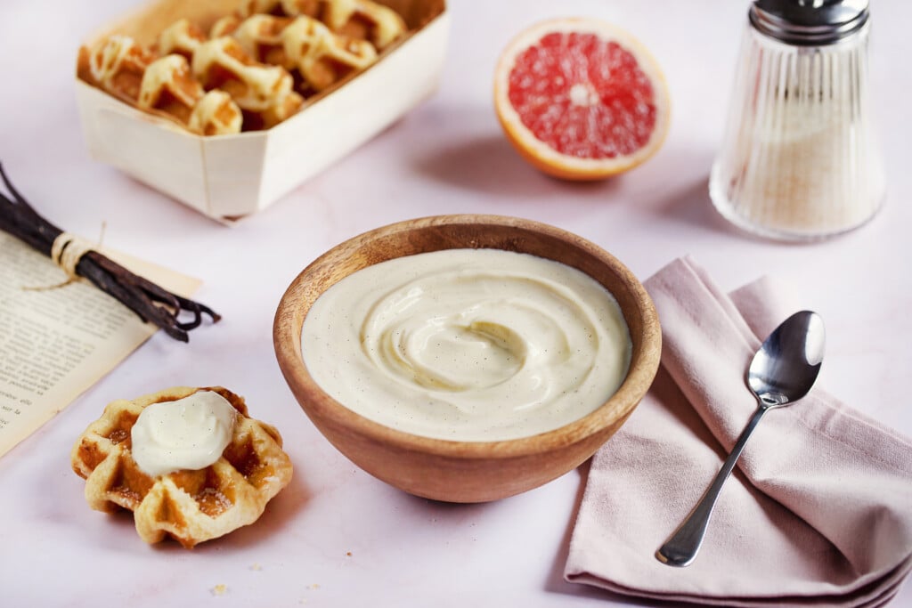 Bol de Fromage frais vanille Isigny Sainte-Mère au petite déjeuner