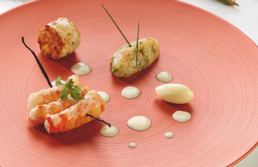 Image mise en avant illustrant la recette "'Mi-cuit' langoustine tartare with Isigny Sainte-Mère Cream & Calvados"