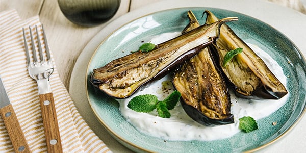 Image de cover représentant la page "Aubergines rôties au Fromage Frais Onctueux et à la menthe" de la société d'Isigny-Sainte-Mère