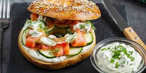 Image de cover représentant la page "Bagels au saumon fumé et sauce ranch" de la société d'Isigny-Sainte-Mère