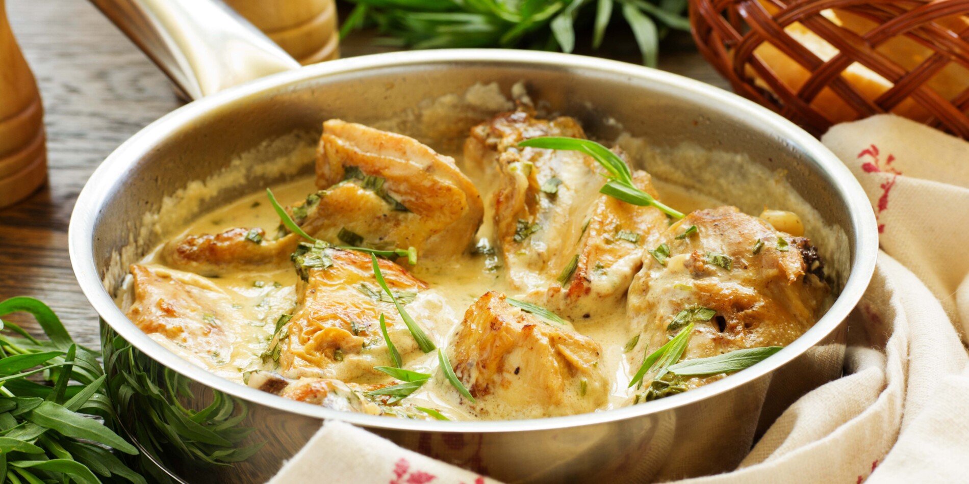 Image de cover représentant la page "Farmhouse breast of chicken with organic crème fraîche and roasted langoustines" de la société d'Isigny-Sainte-Mère