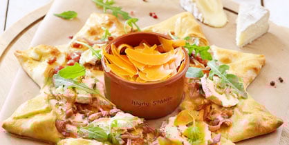Image de cover représentant la page "Isigny Sainte Mère Camembert and Mimolette Pizza Star" de la société d'Isigny-Sainte-Mère