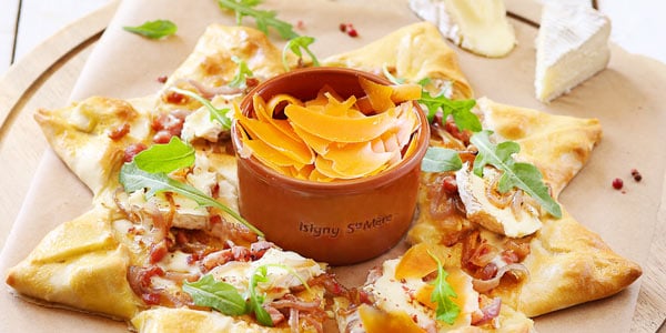 Image de cover représentant la page "Pizza étoile Camembert et Mimolette" de la société d'Isigny-Sainte-Mère