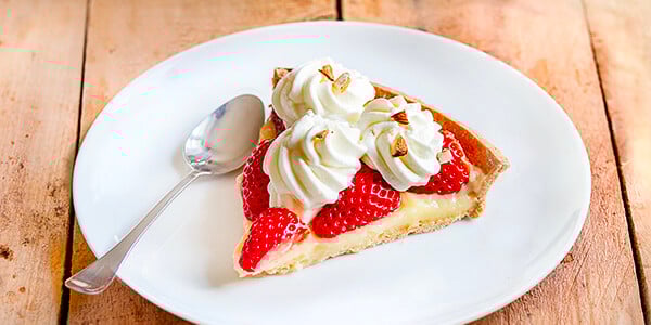 Image de cover représentant la page "Tarte aux fraises" de la société d'Isigny-Sainte-Mère