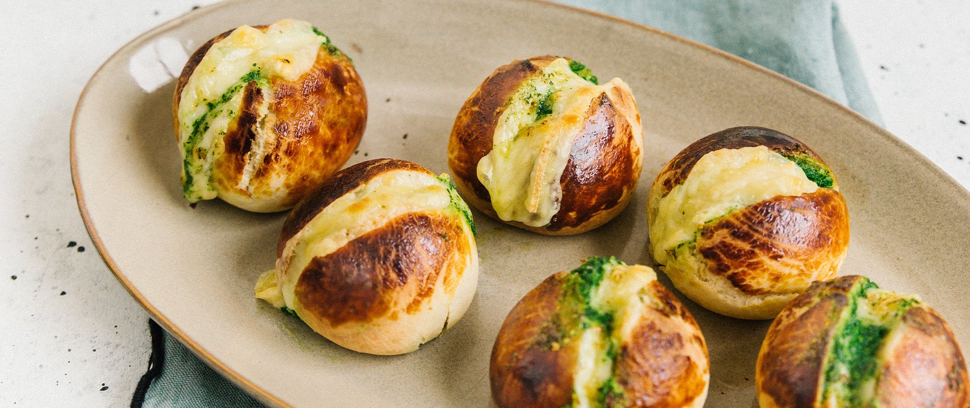 Recette Petits Pains Apéritif à La Tomme De Normandie Isigny Sainte Mère Et Au Beurre Persillé