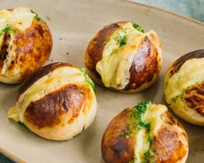 Recette Petits Pains Apéritif à La Tomme De Normandie Isigny Sainte Mère Et Au Beurre Persillé