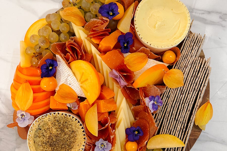 Image de cover représentant la page "Isigny Sainte-Mère x Tableaux Paris Cheeses Board" de la société d'Isigny-Sainte-Mère