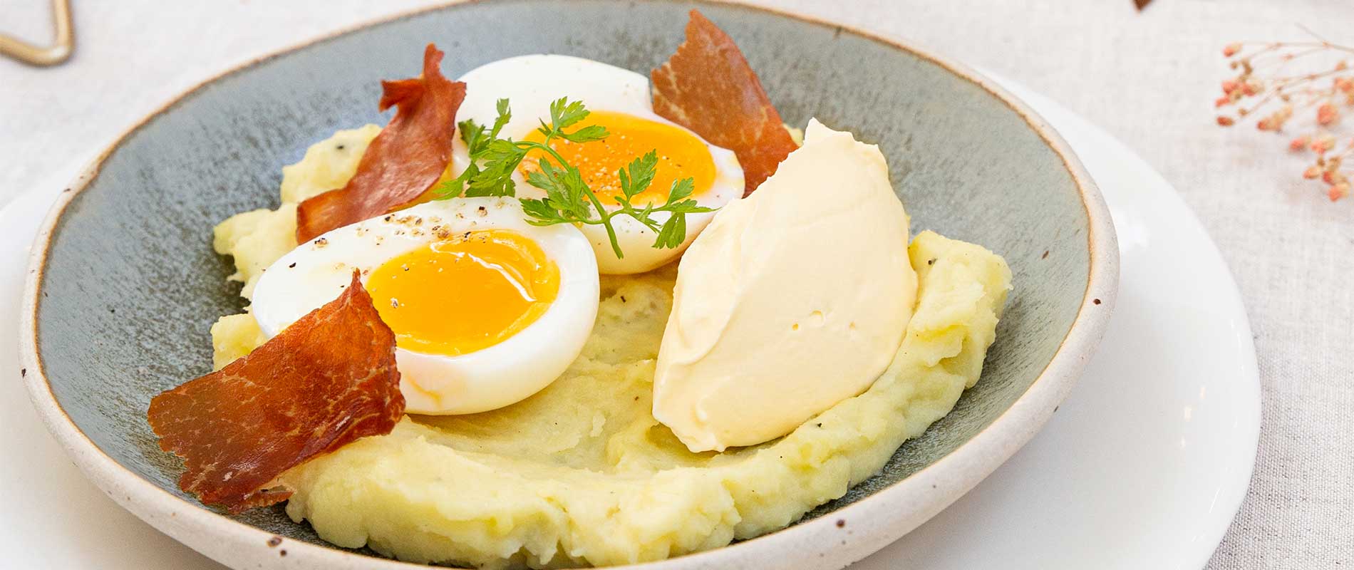 Œuf mollet, crémeux de pomme de terre à la Crème & Foie gras Isigny Sainte-Mère