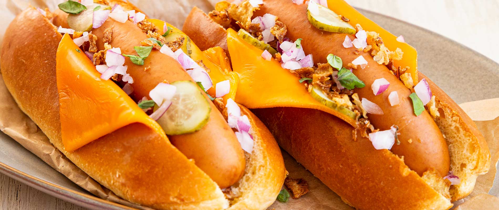 Hot dog à la Mimolette Isigny Sainte-Mère